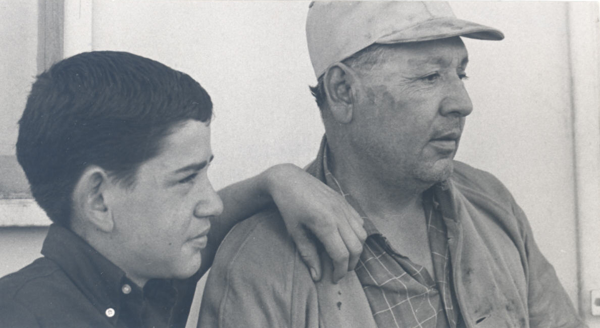 Unknown members of a migrant family